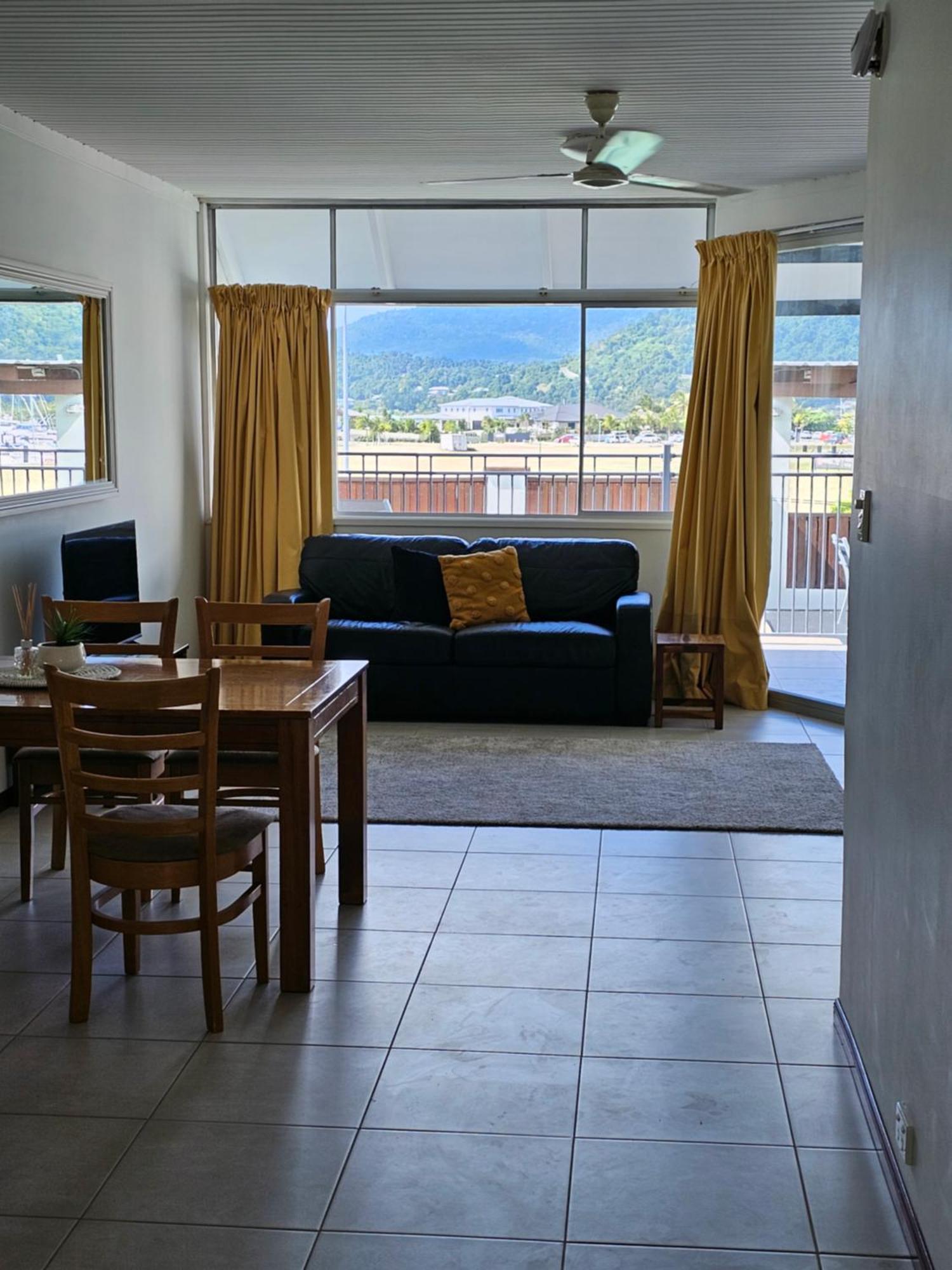 Airlie Seaview Apartamentos Airlie Beach Exterior foto