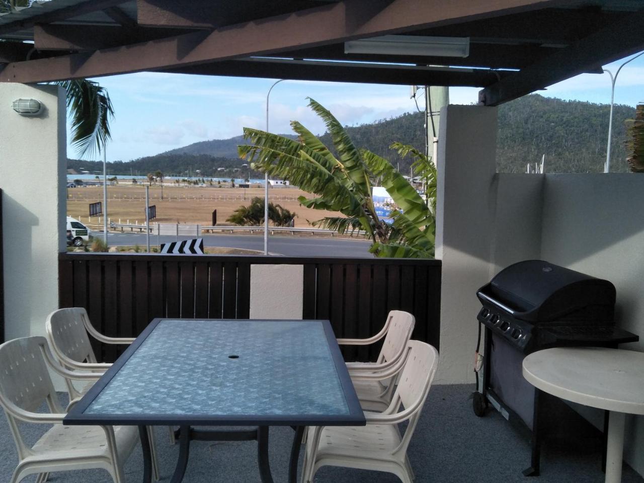 Airlie Seaview Apartamentos Airlie Beach Exterior foto